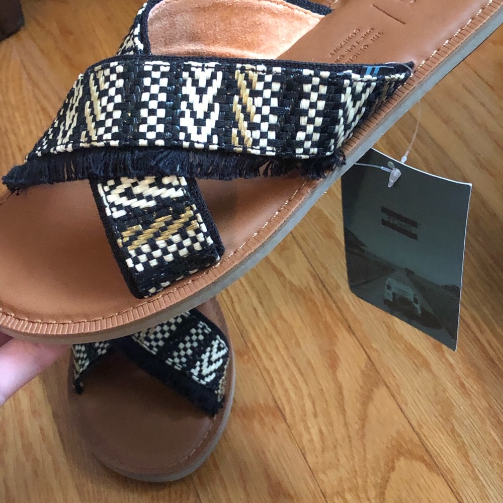 NWT Toms geometric woven sandal Sz 7
